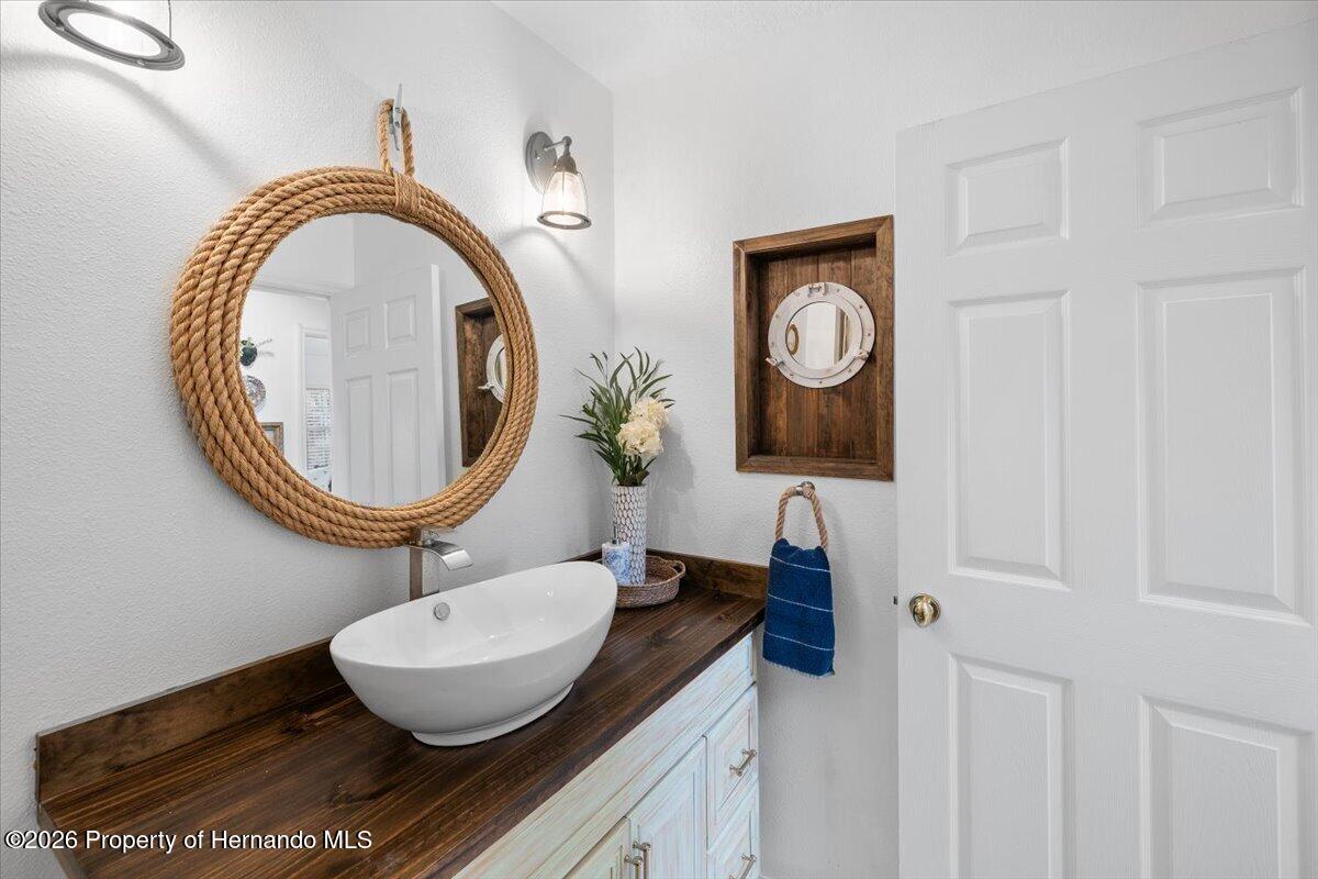 6093 Avenue Of The Palms