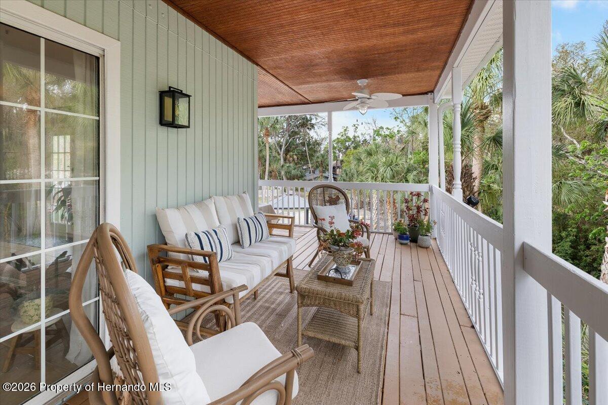 6093 Avenue Of The Palms