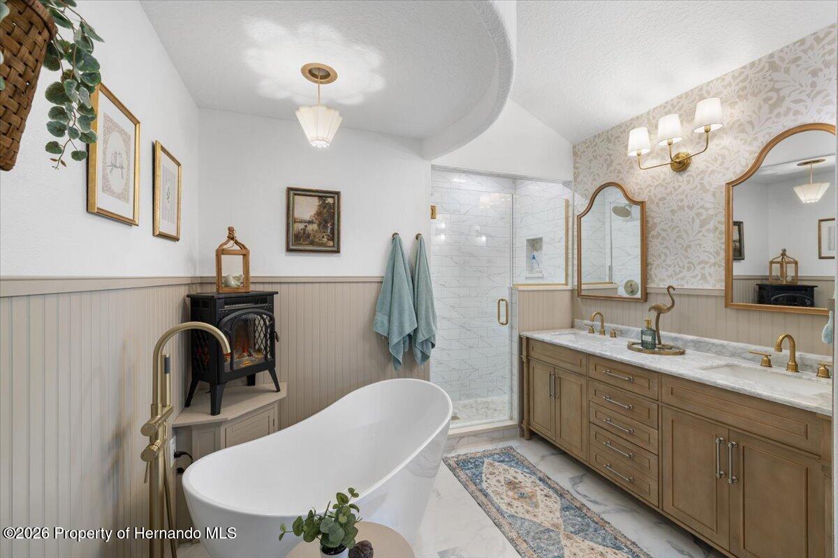 6093 Avenue Of The Palms