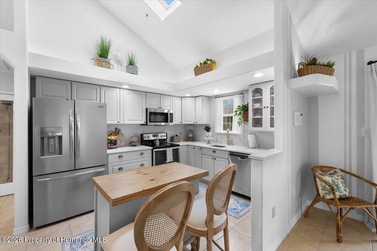 6093 Avenue Of The Palms