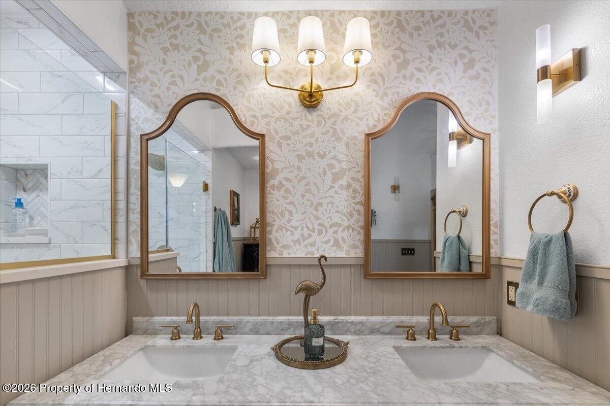 6093 Avenue Of The Palms