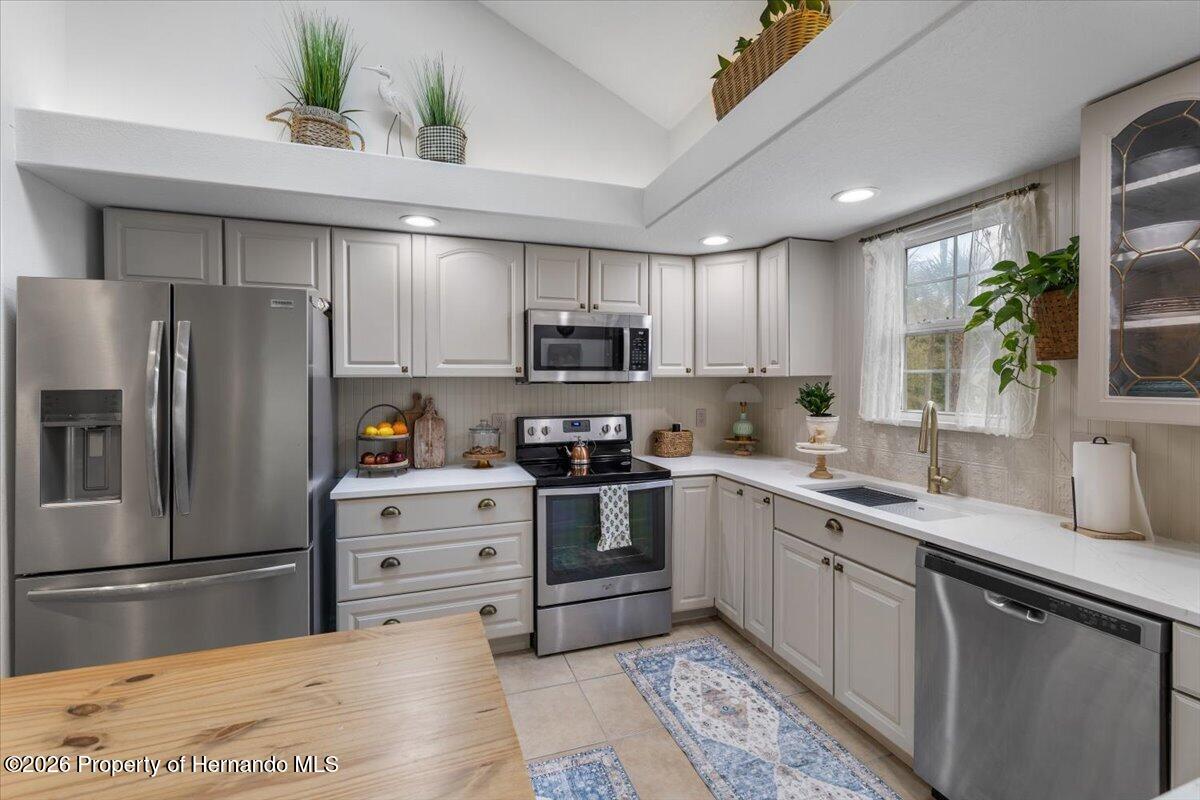 6093 Avenue Of The Palms