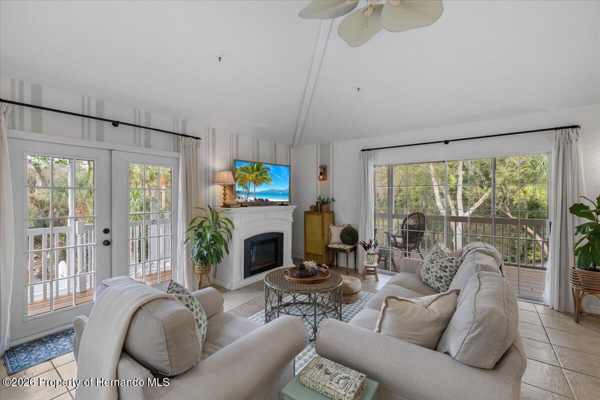 6093 Avenue Of The Palms