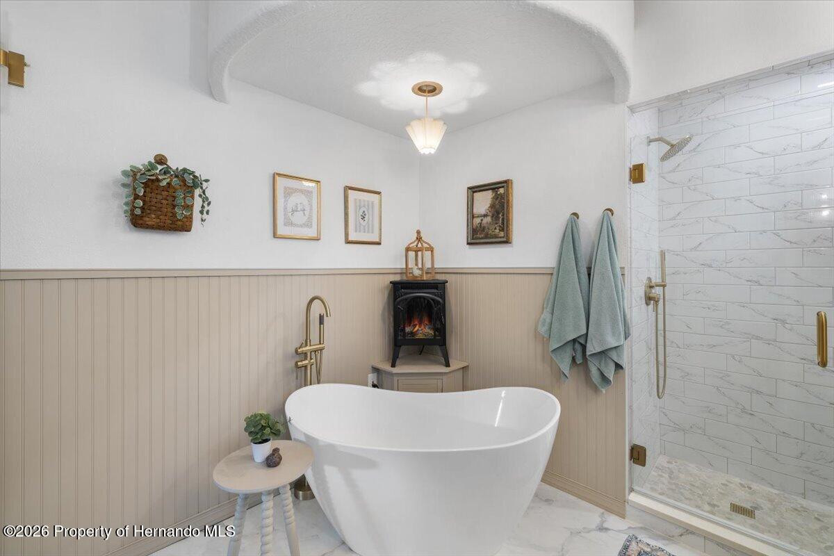 6093 Avenue Of The Palms