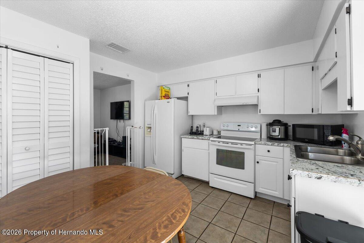 3135 S Lantana Way