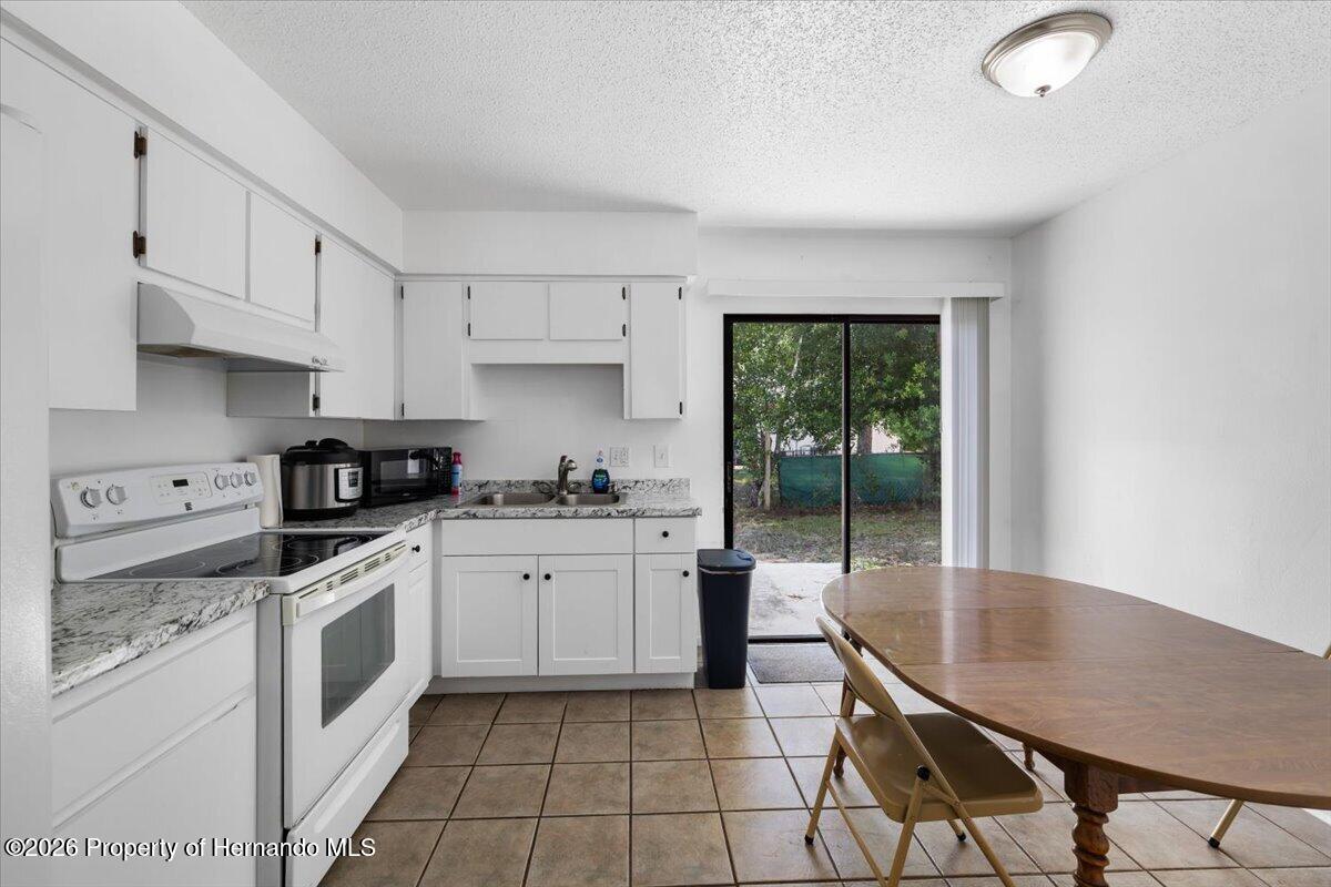 3135 S Lantana Way