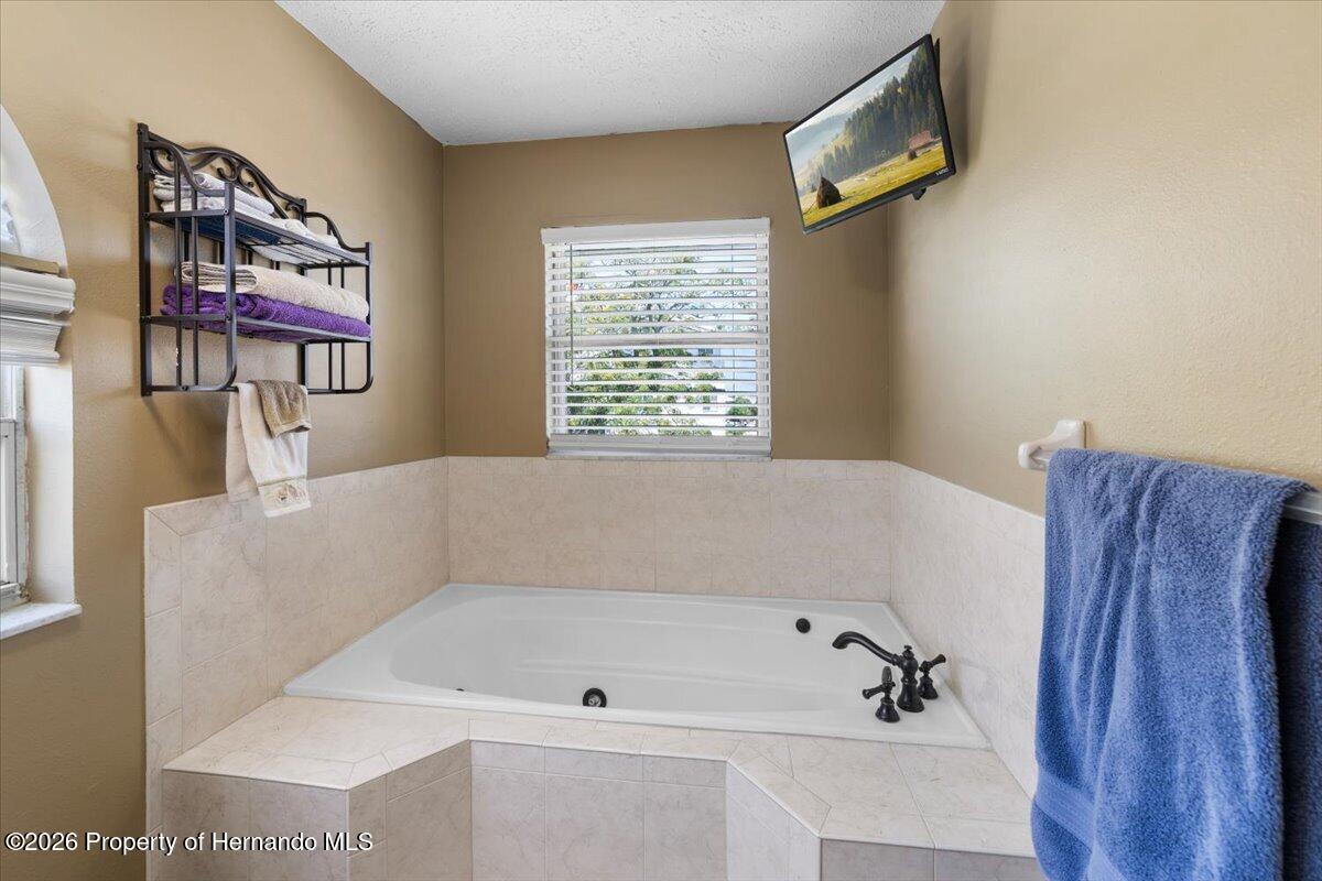 4514 Neptune Drive