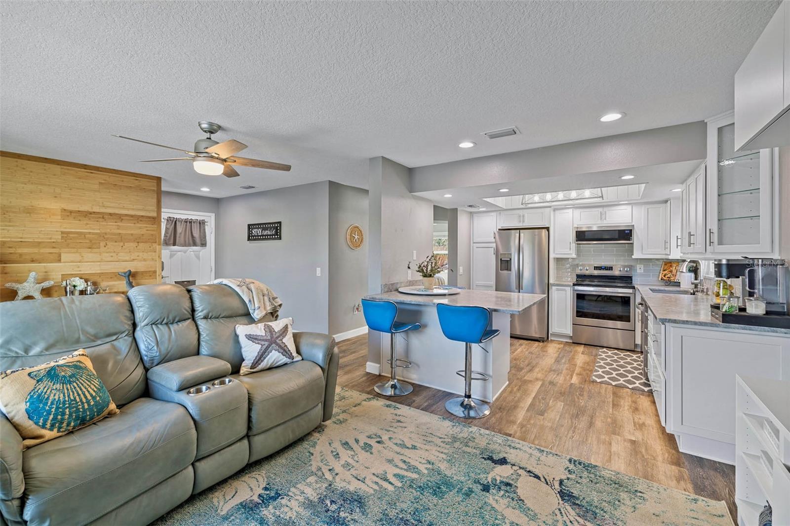 3357 MANGROVE DR