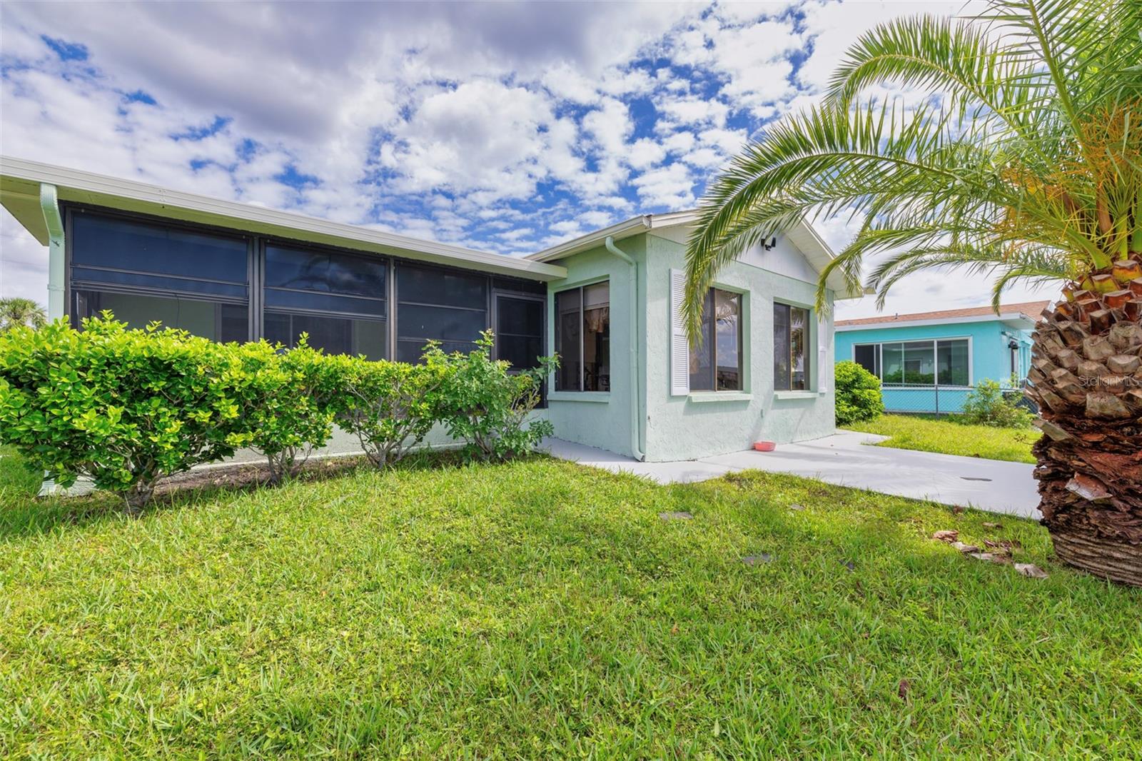 3405 POINSETTIA DR