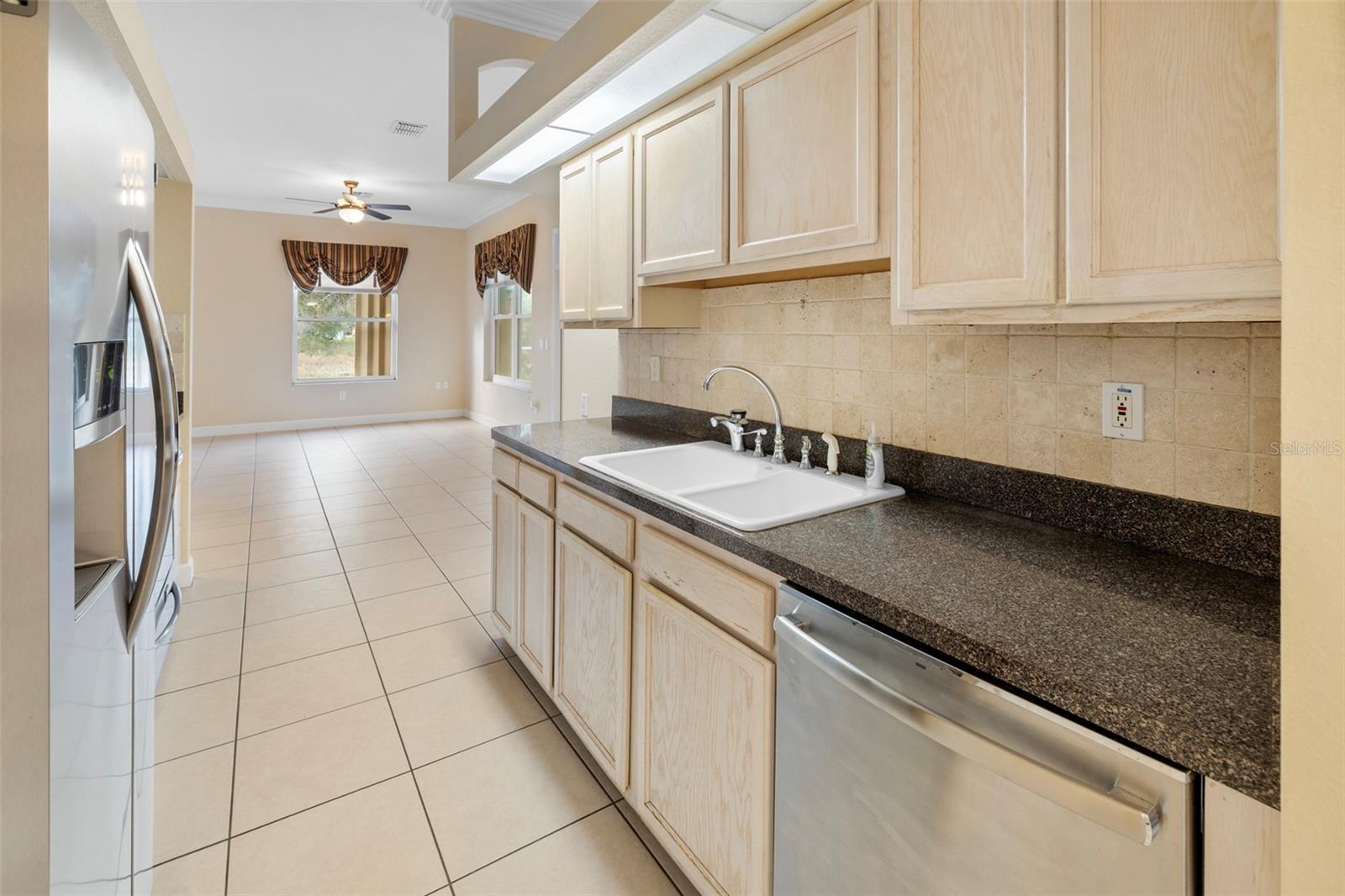 2376 MEADOW LARK RD