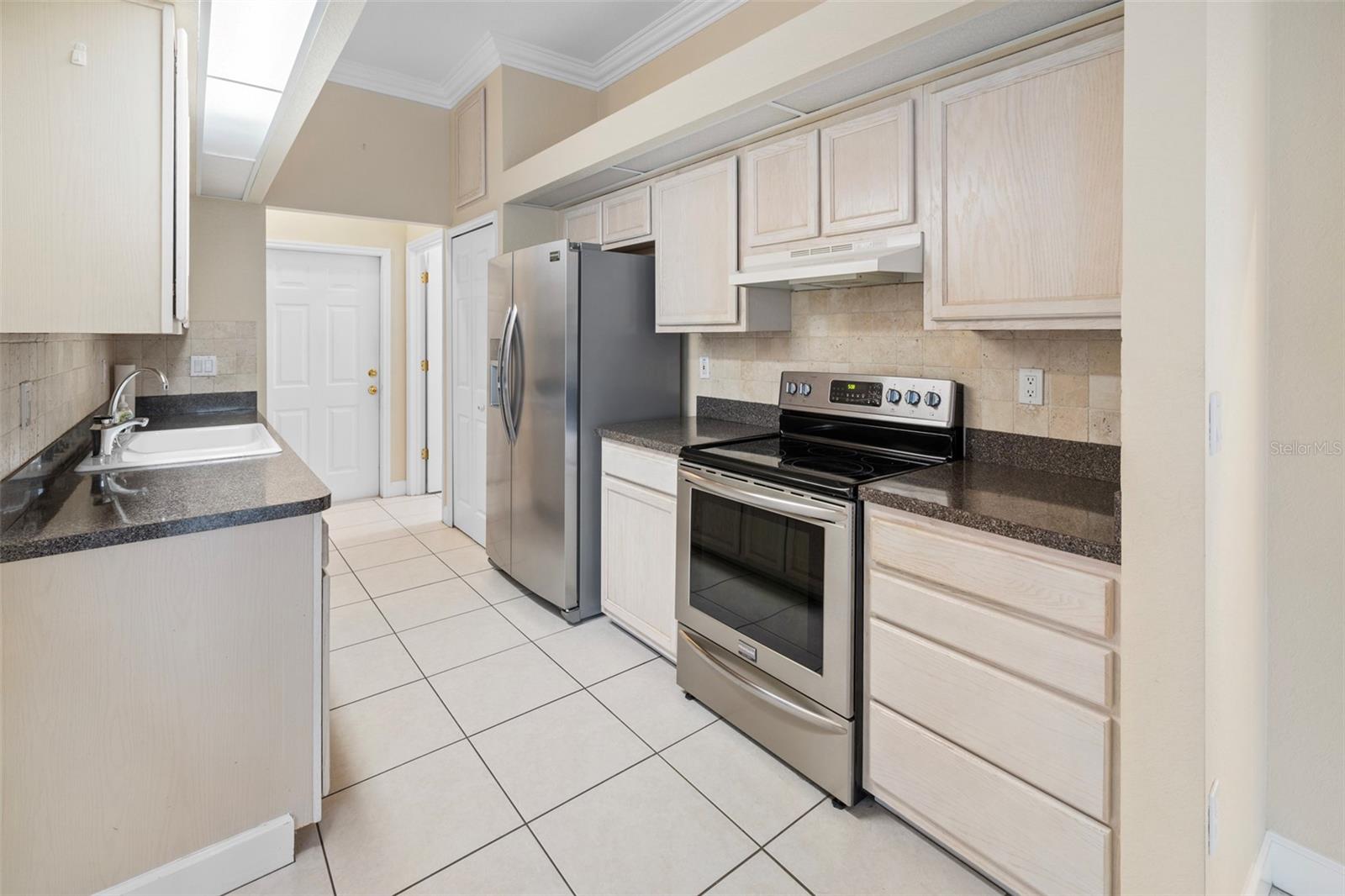 2376 MEADOW LARK RD