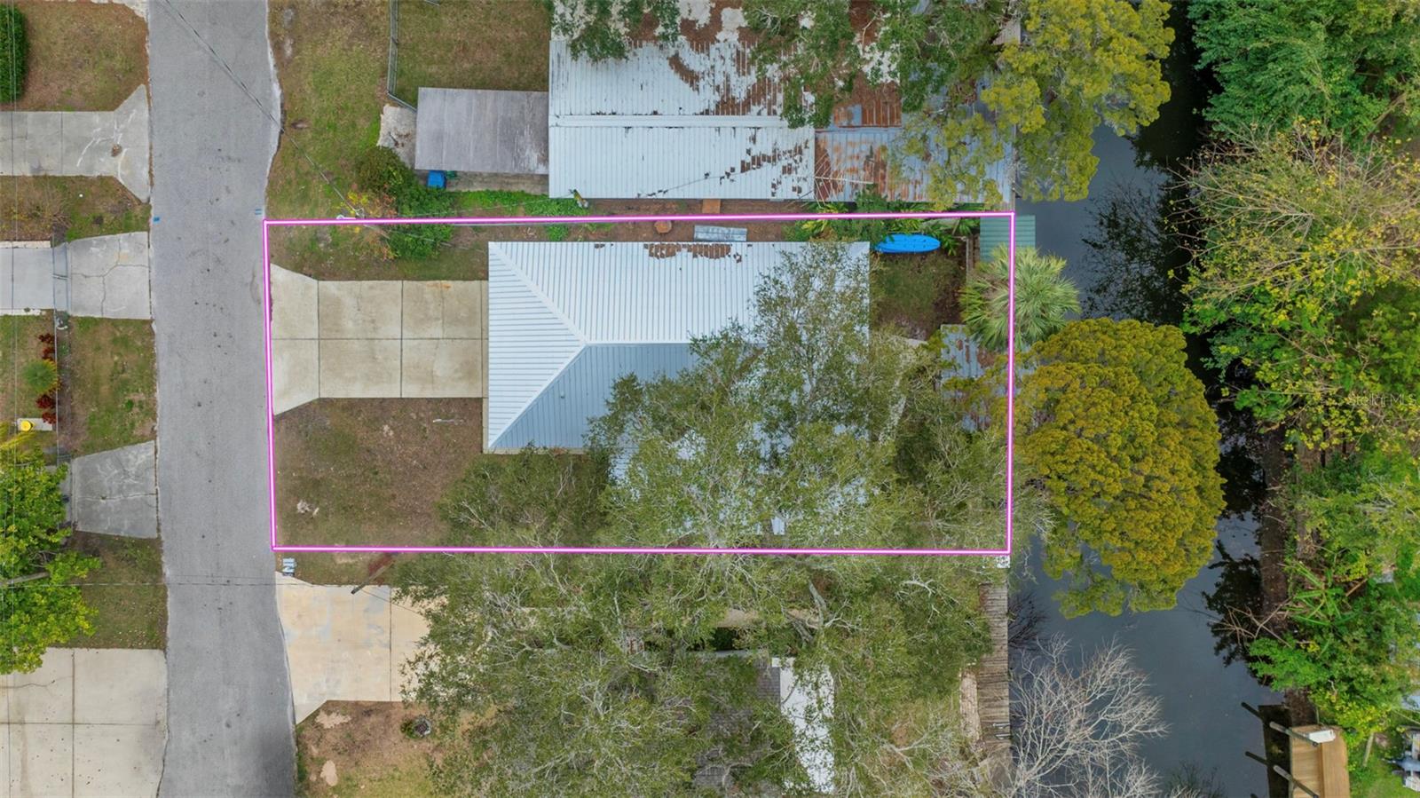 5553 DARLENE ST
