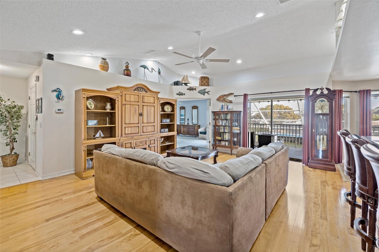 4395 FLEXER DR