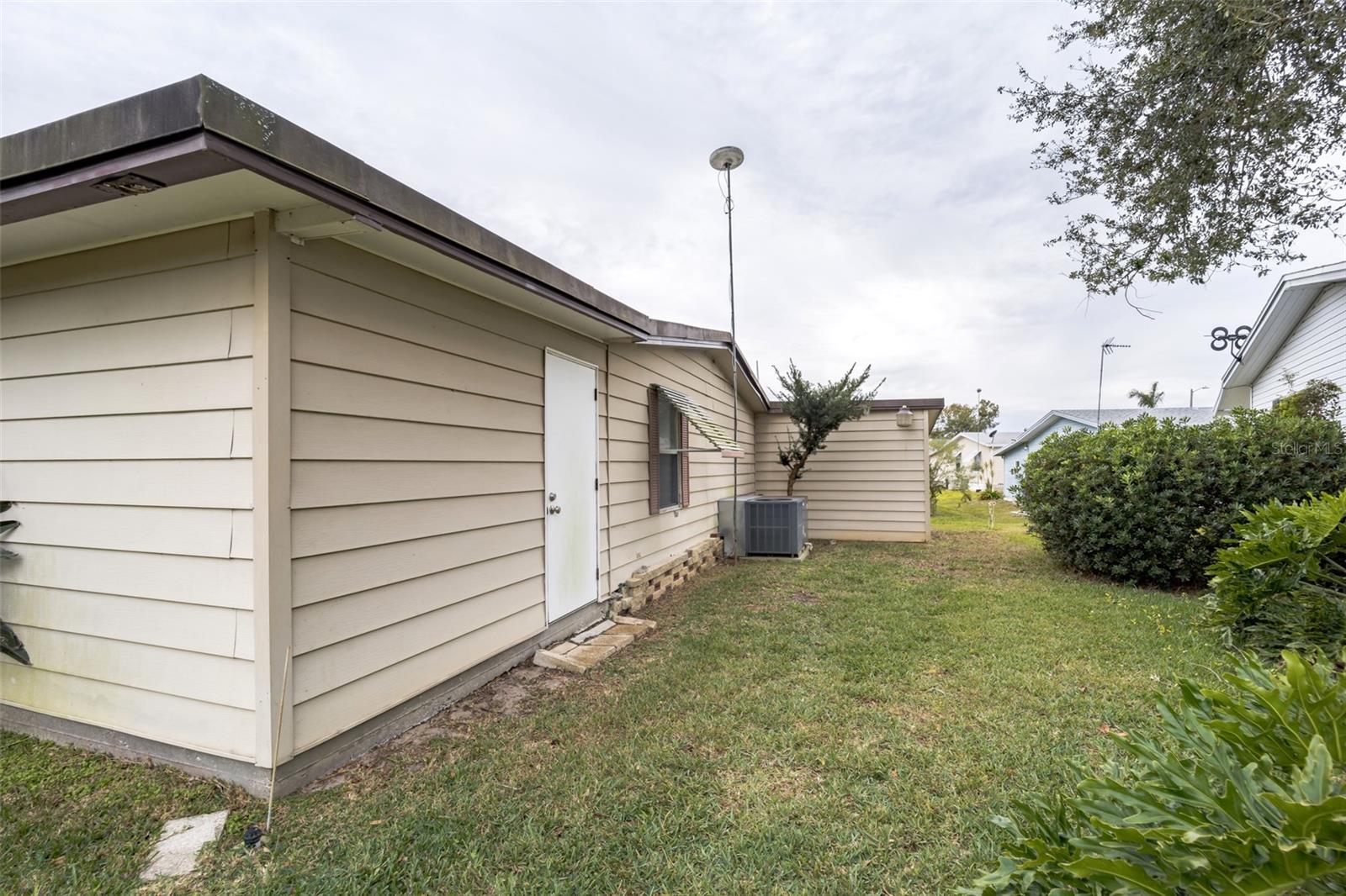 6055 GRAND OAKS DR SE