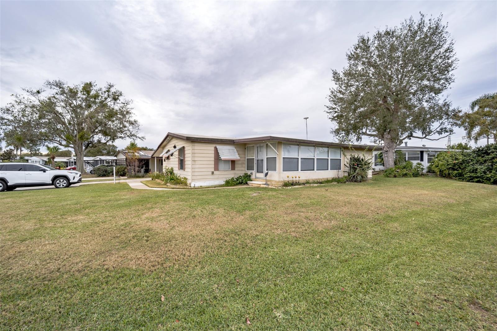 6055 GRAND OAKS DR SE
