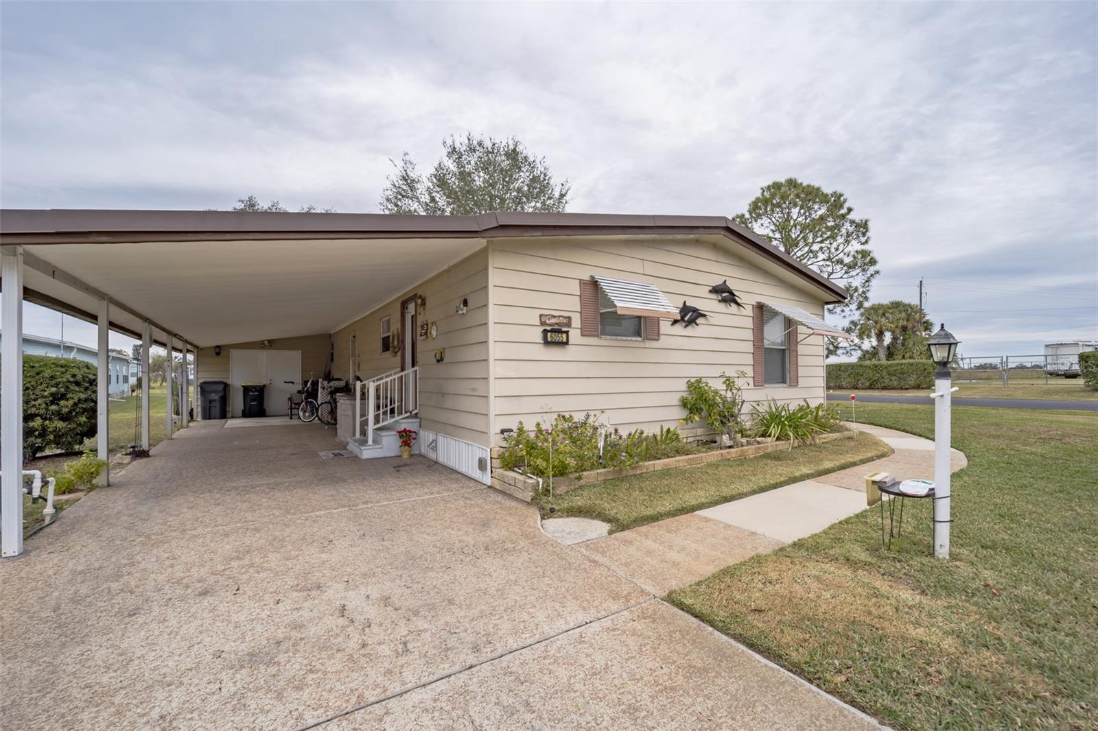 6055 GRAND OAKS DR SE