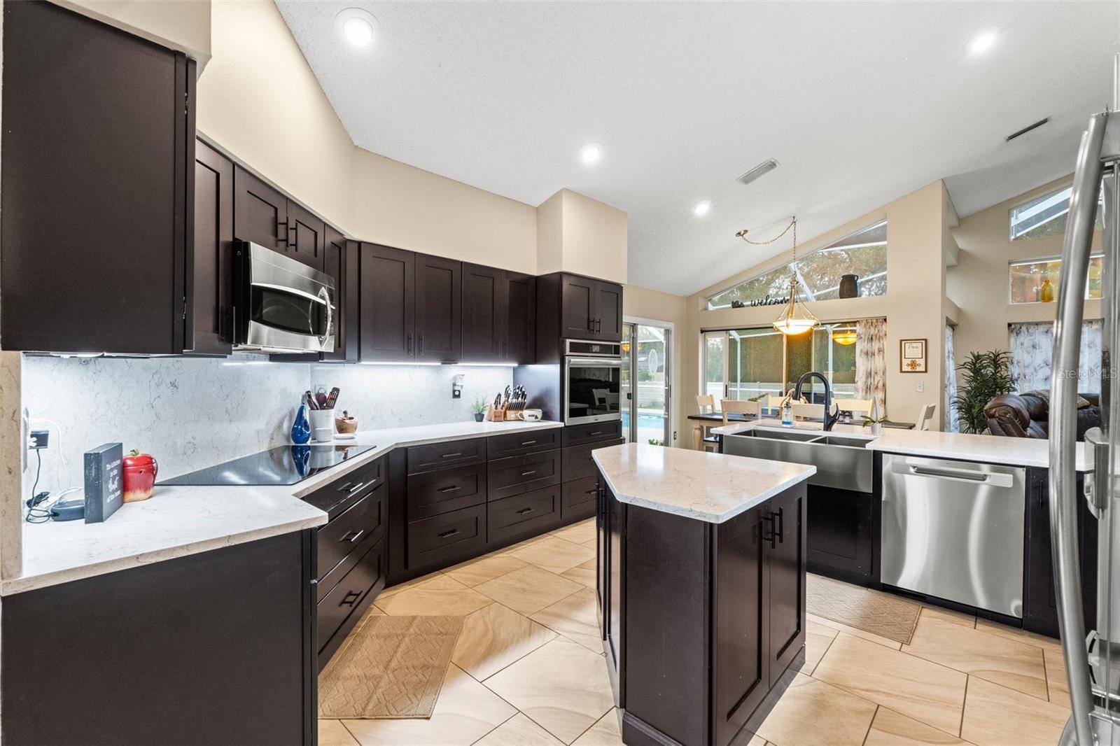 8535 DELAWARE DR