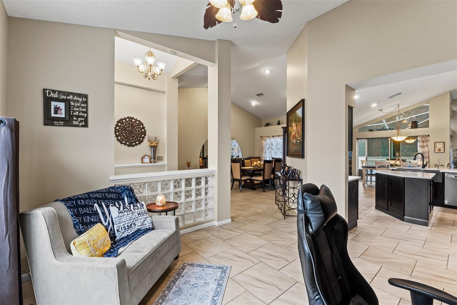 8535 DELAWARE DR