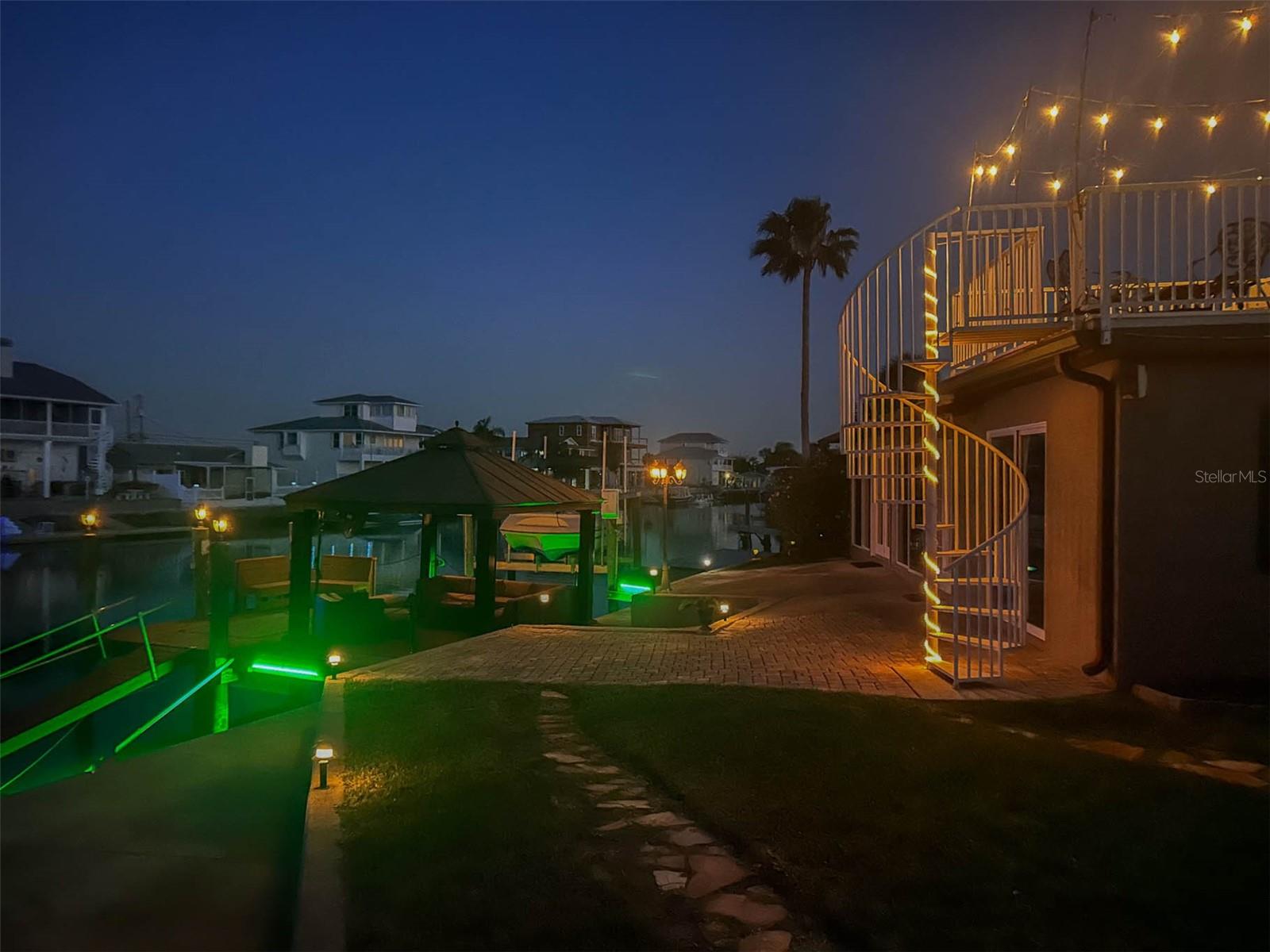 3085 BAYFRONT CIR