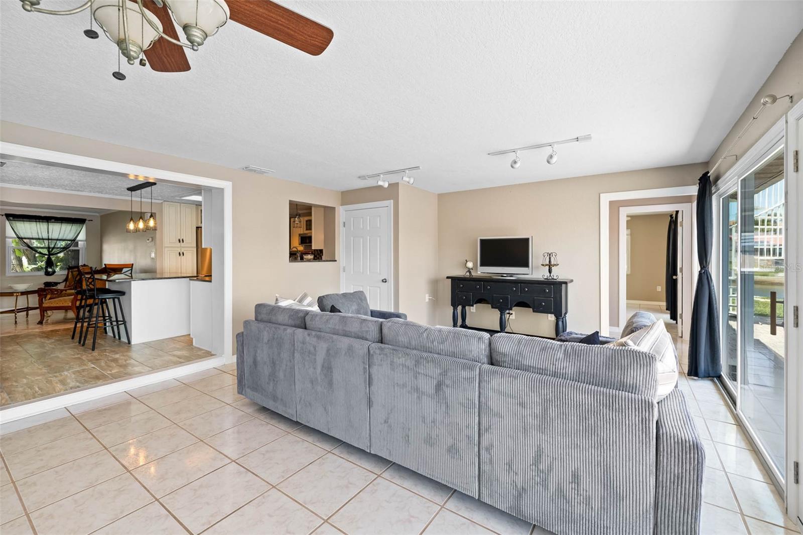 3085 BAYFRONT CIR