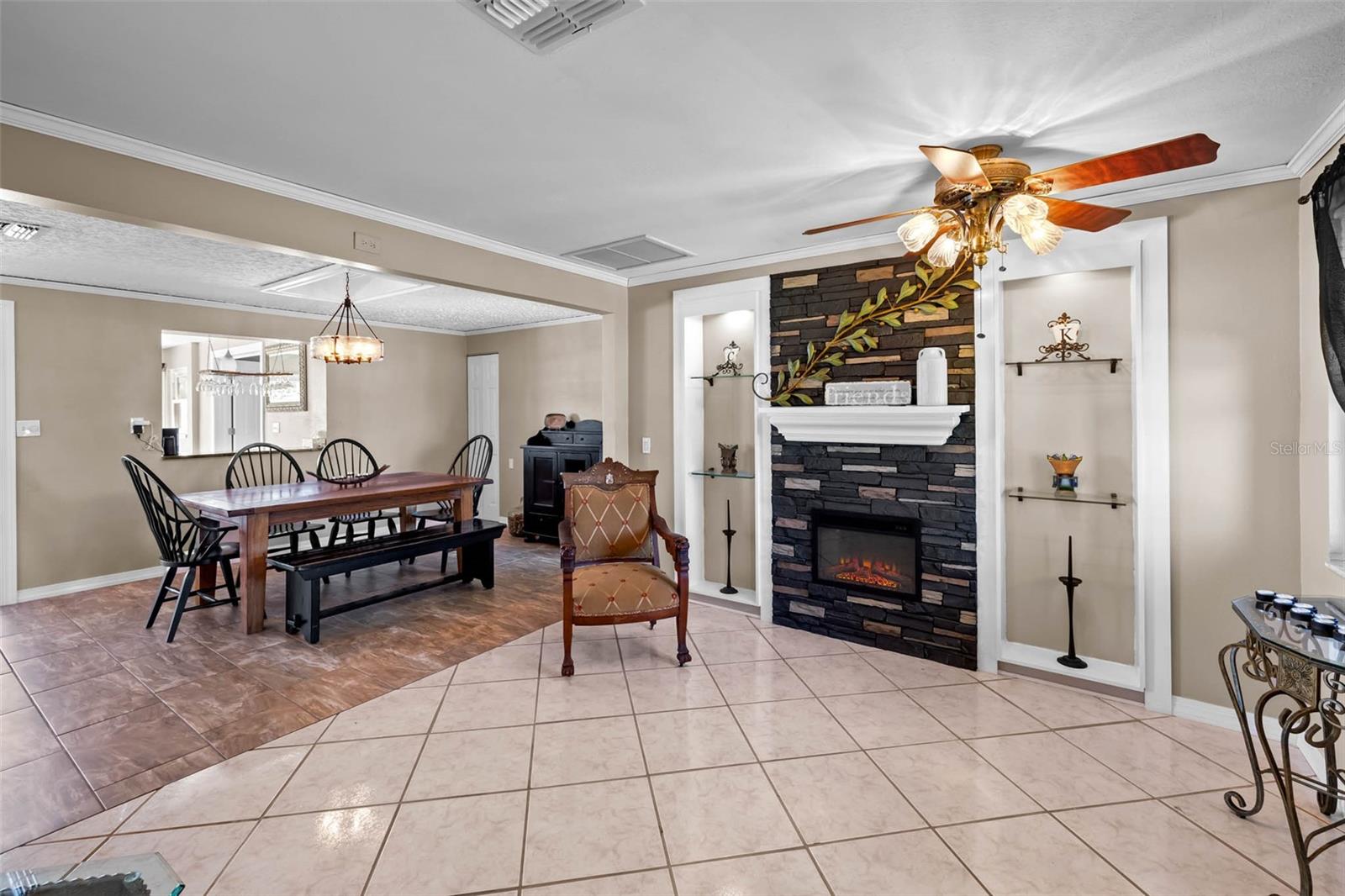 3085 BAYFRONT CIR