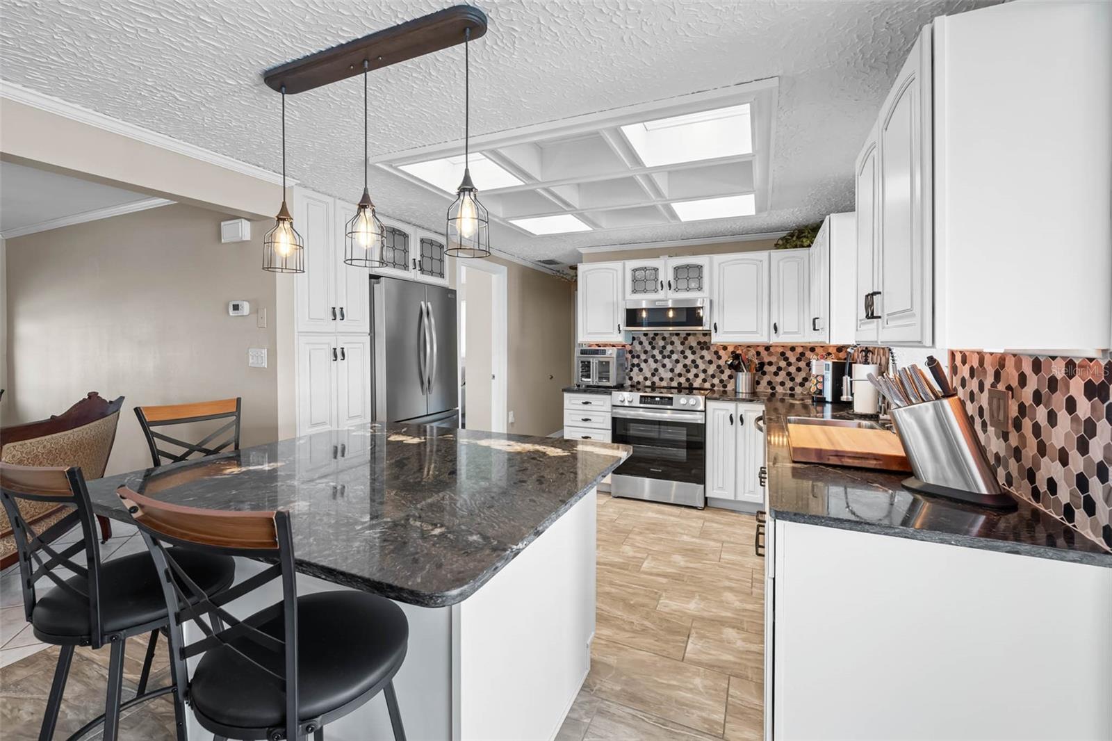 3085 BAYFRONT CIR