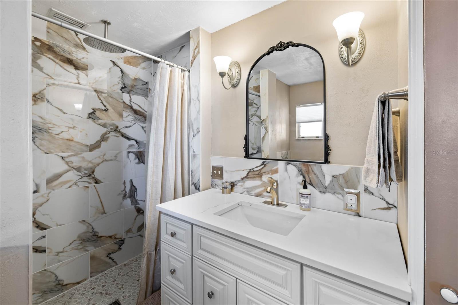 3085 BAYFRONT CIR
