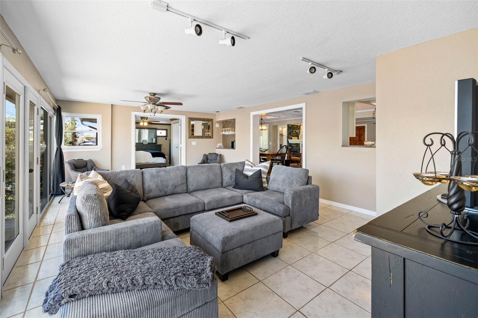 3085 BAYFRONT CIR