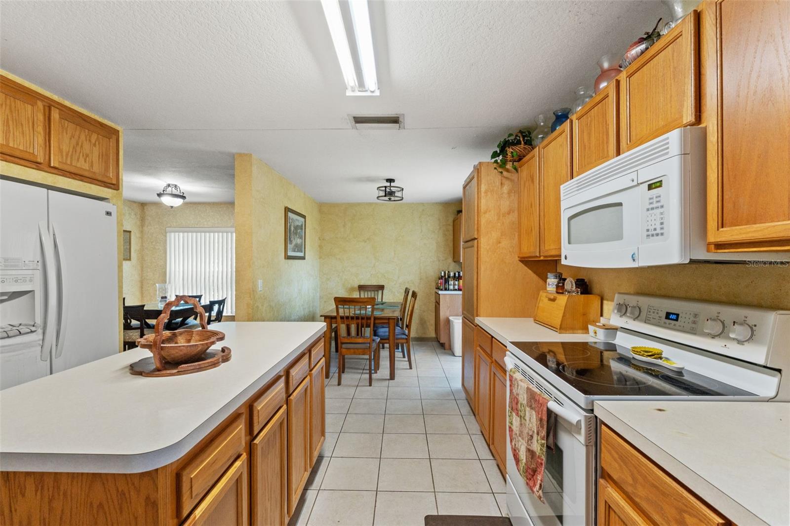7102 W CREEK DR