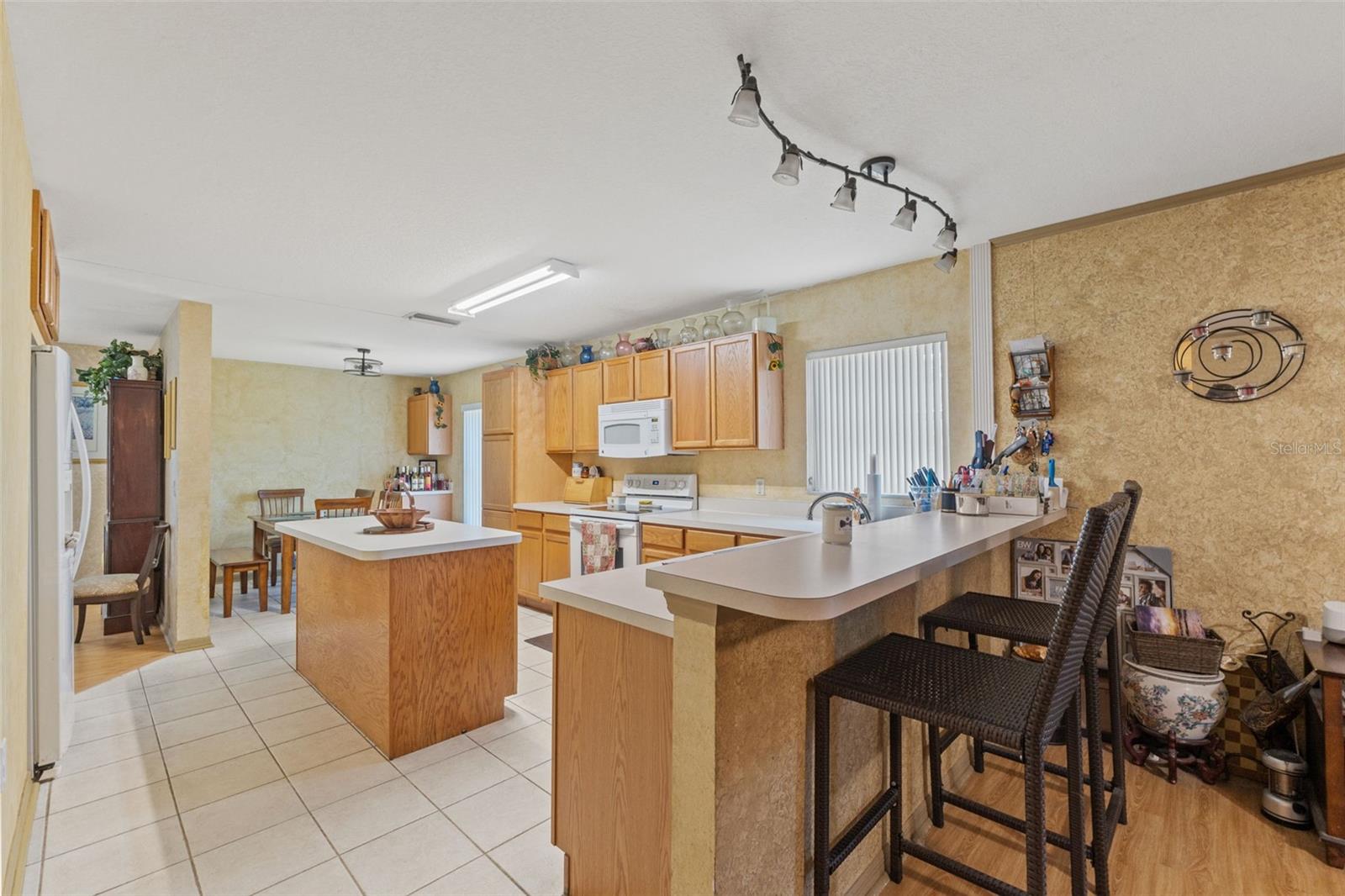 7102 W CREEK DR