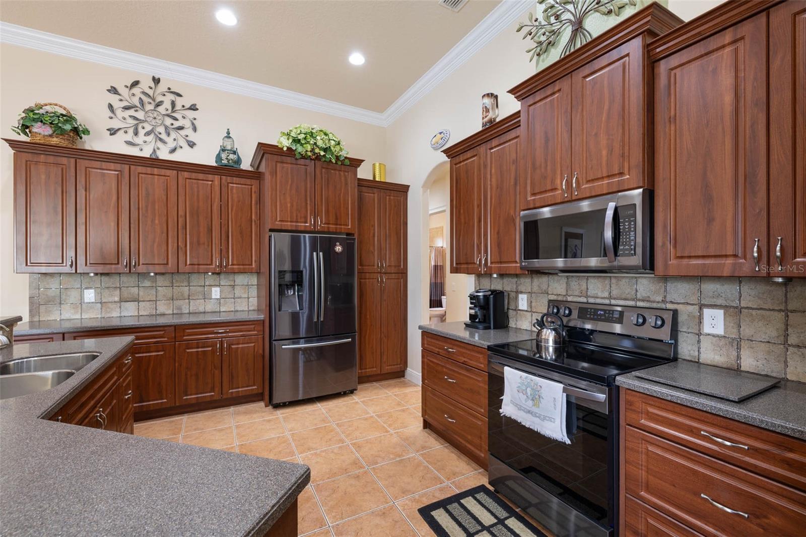 8308 MOBILE CIR