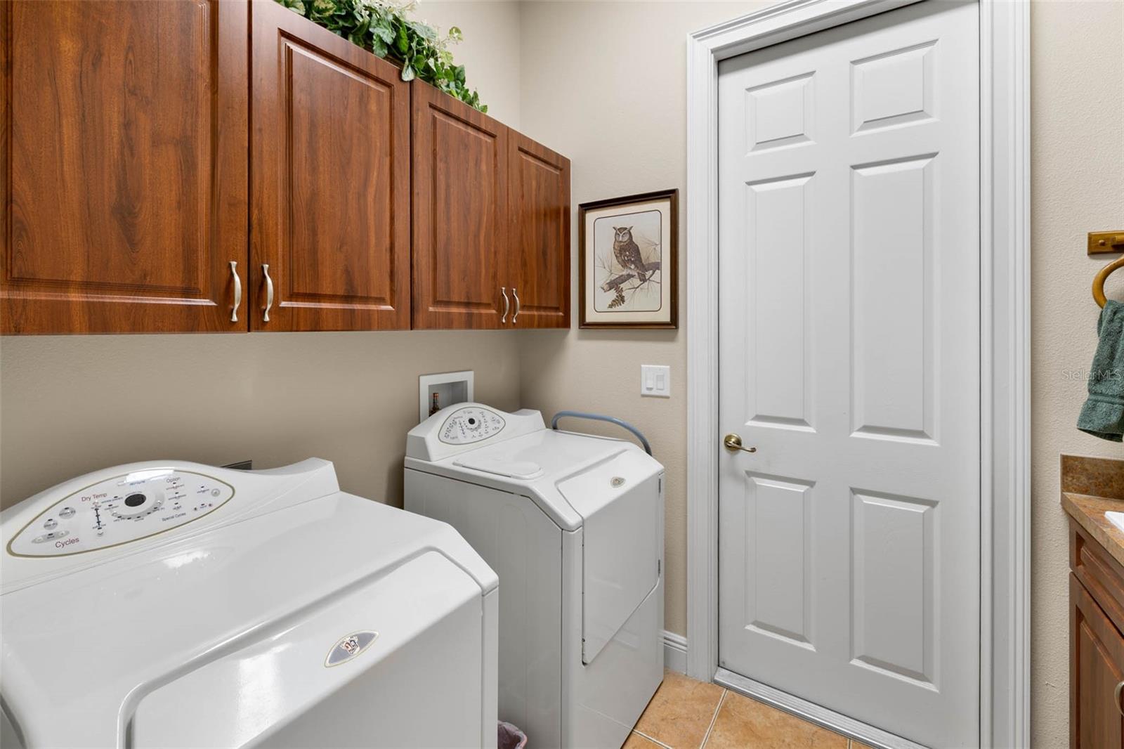 8308 MOBILE CIR