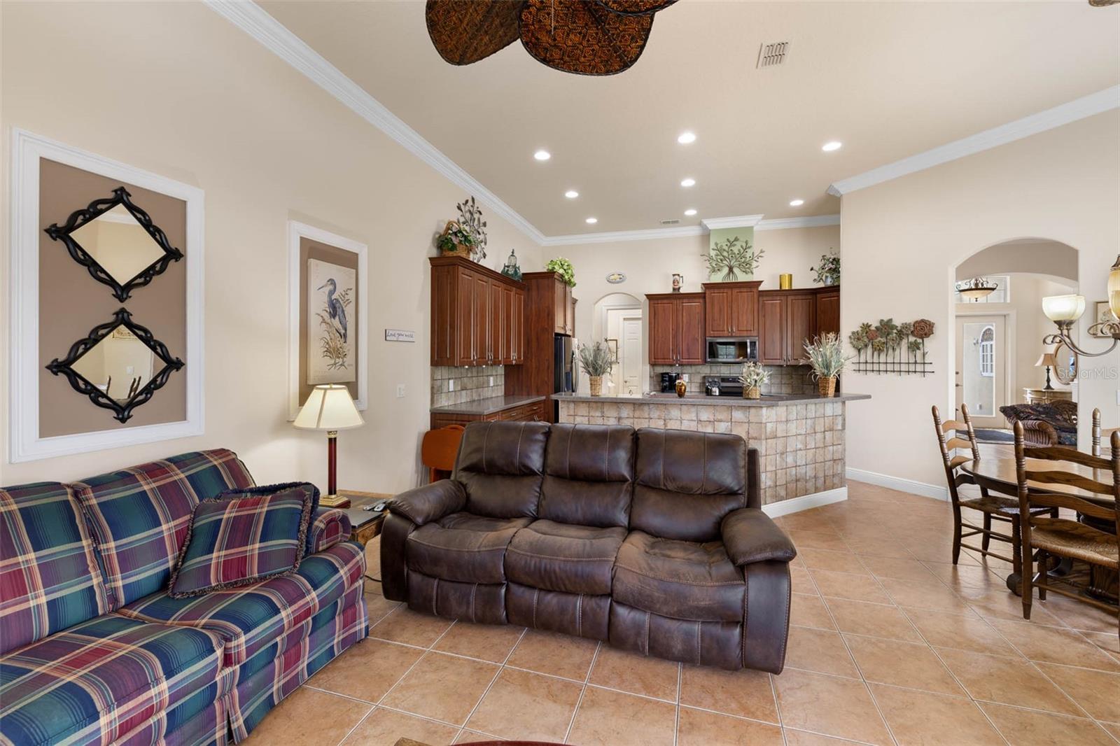 8308 MOBILE CIR