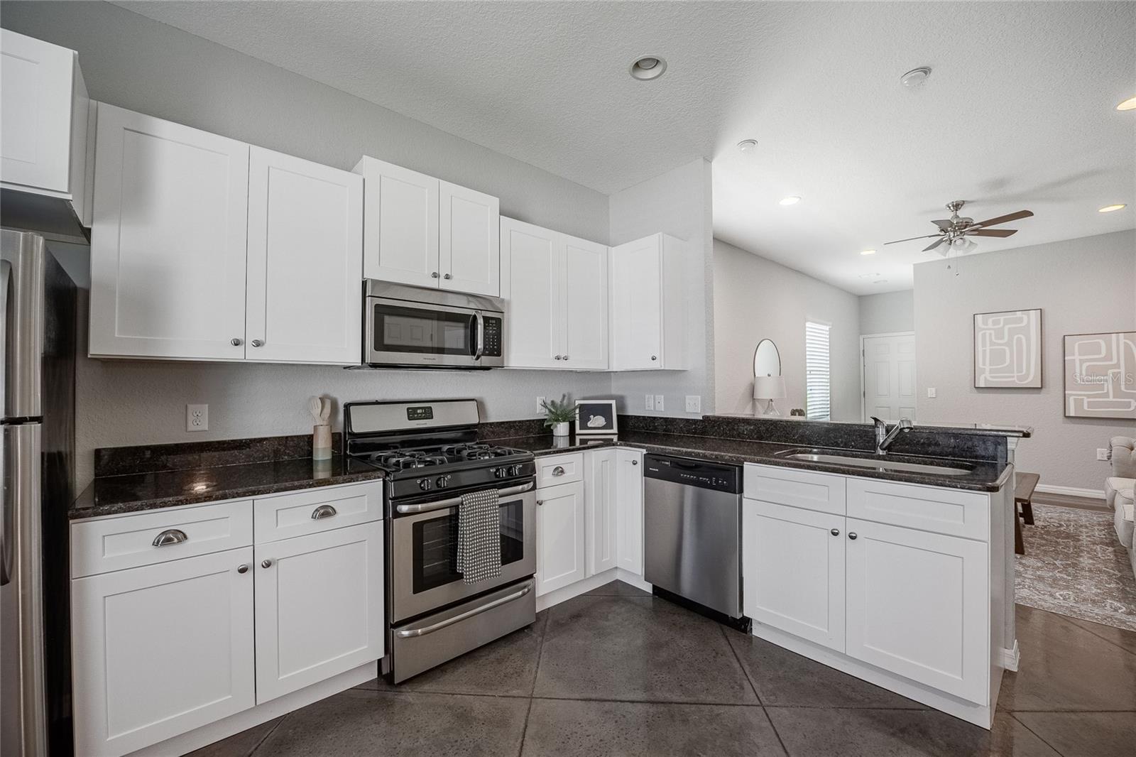 3184 WHISPERING TRAILS AVE