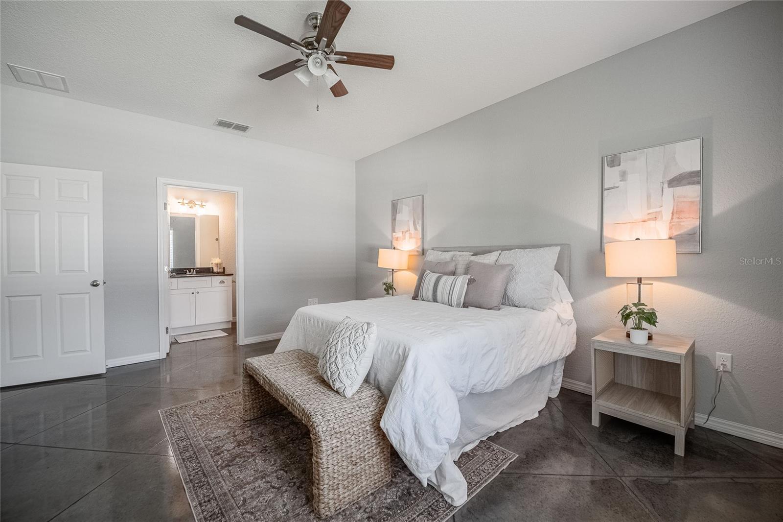 3184 WHISPERING TRAILS AVE