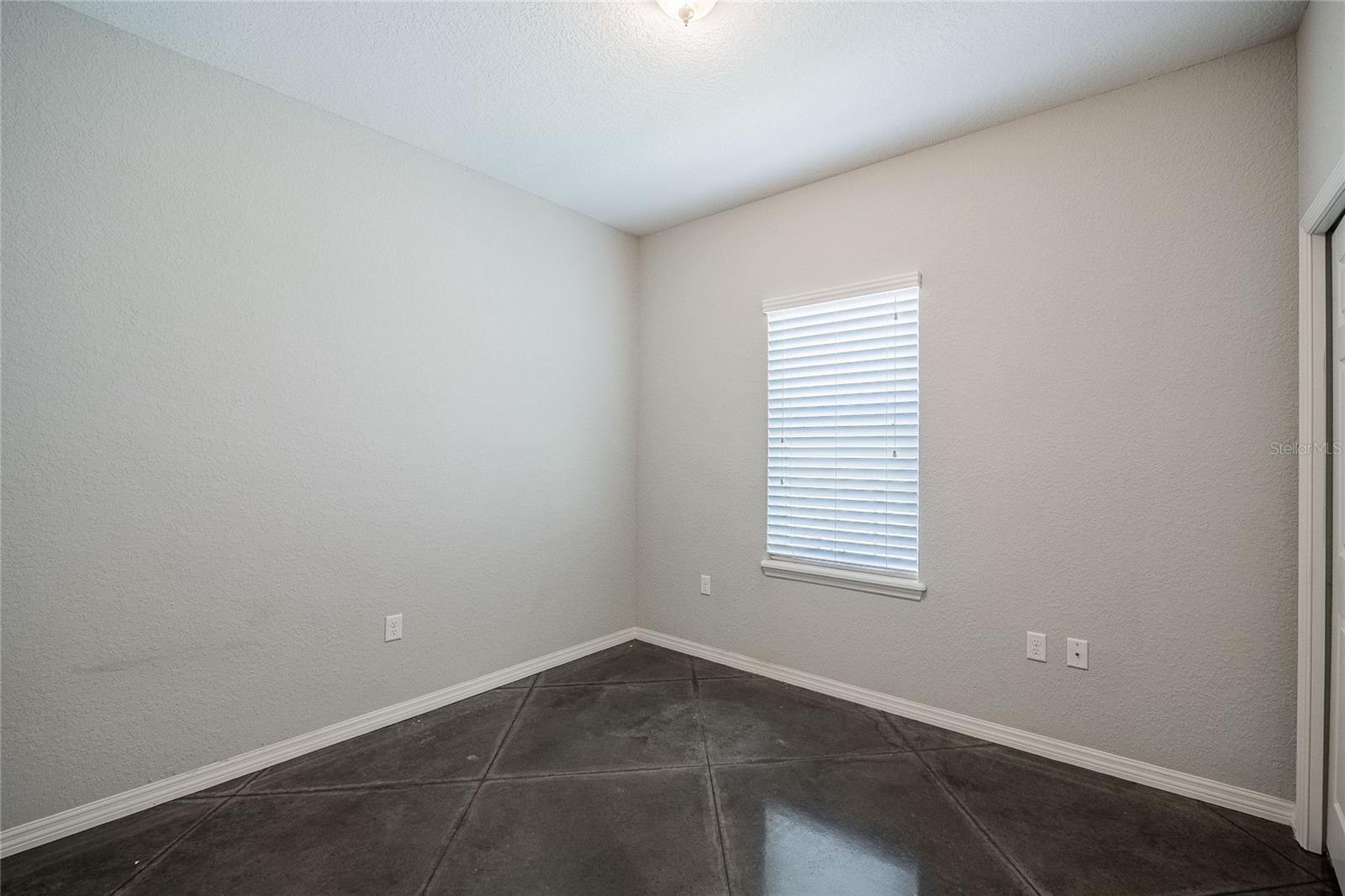 3184 WHISPERING TRAILS AVE