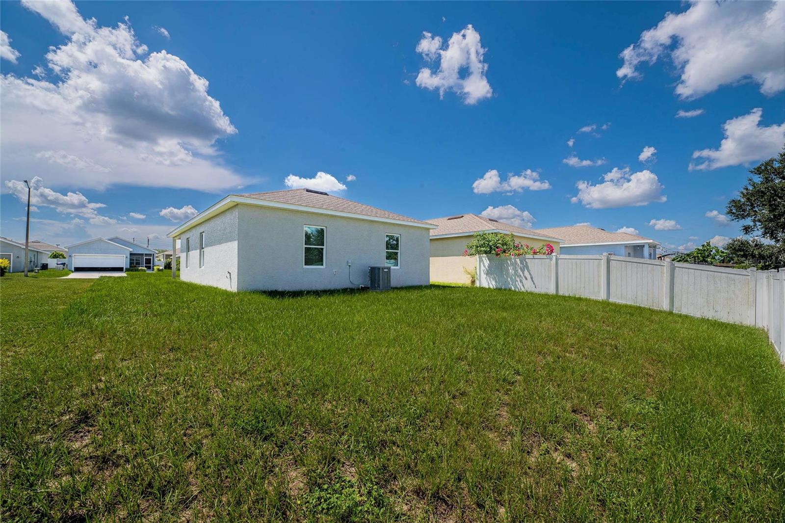 3184 WHISPERING TRAILS AVE