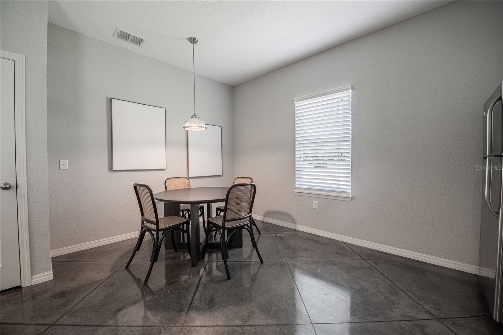 3184 WHISPERING TRAILS AVE