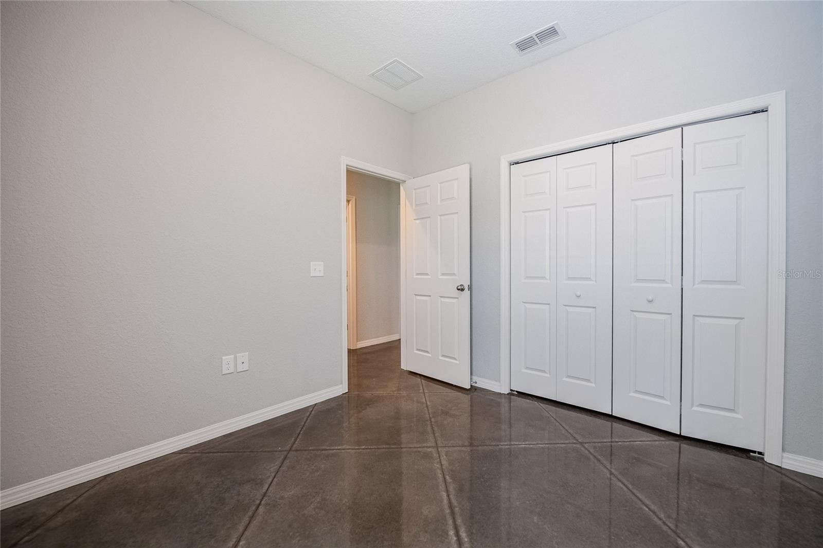 3184 WHISPERING TRAILS AVE