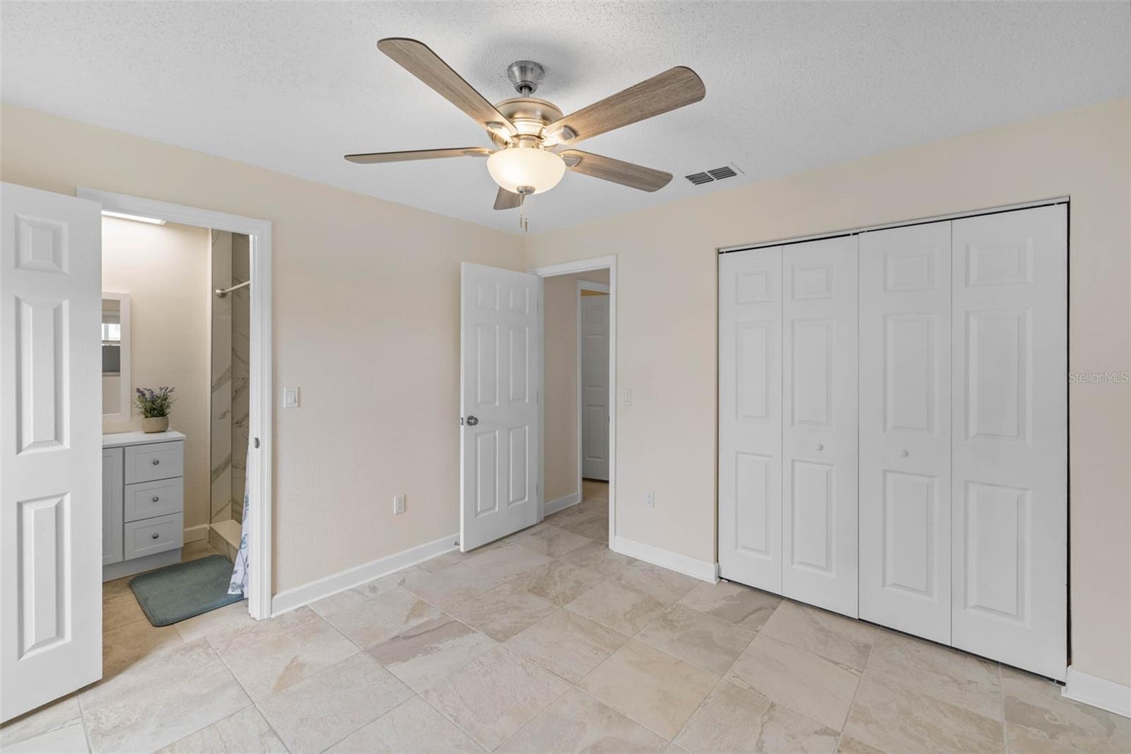 4976 CEDARBROOK LN