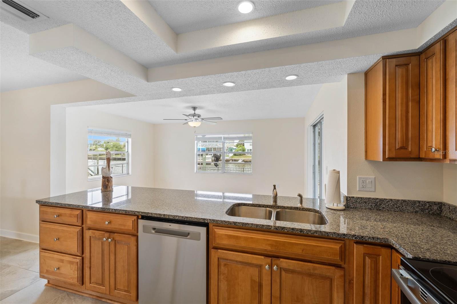 4976 CEDARBROOK LN