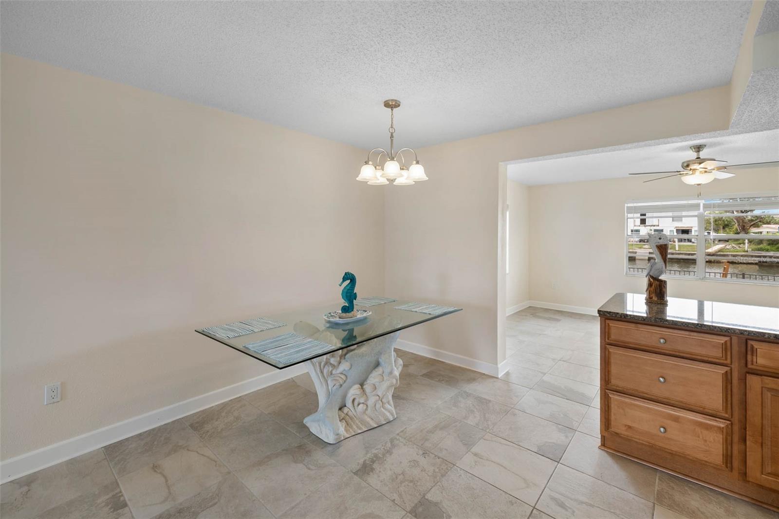 4976 CEDARBROOK LN