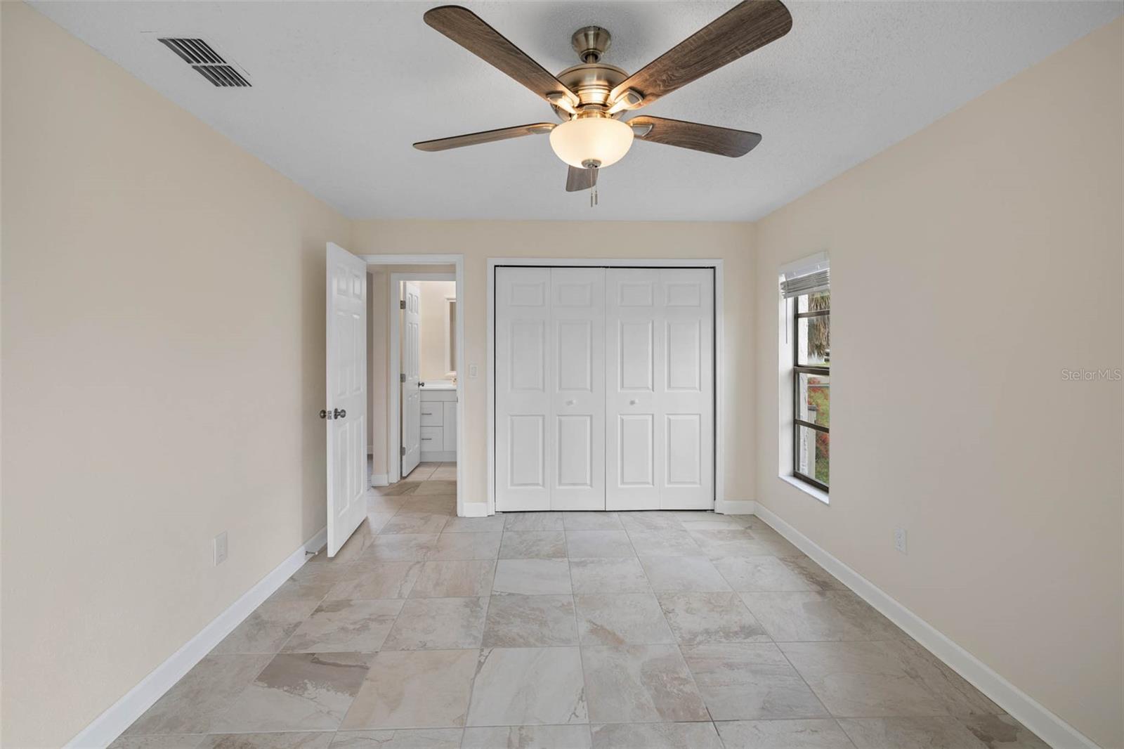 4976 CEDARBROOK LN