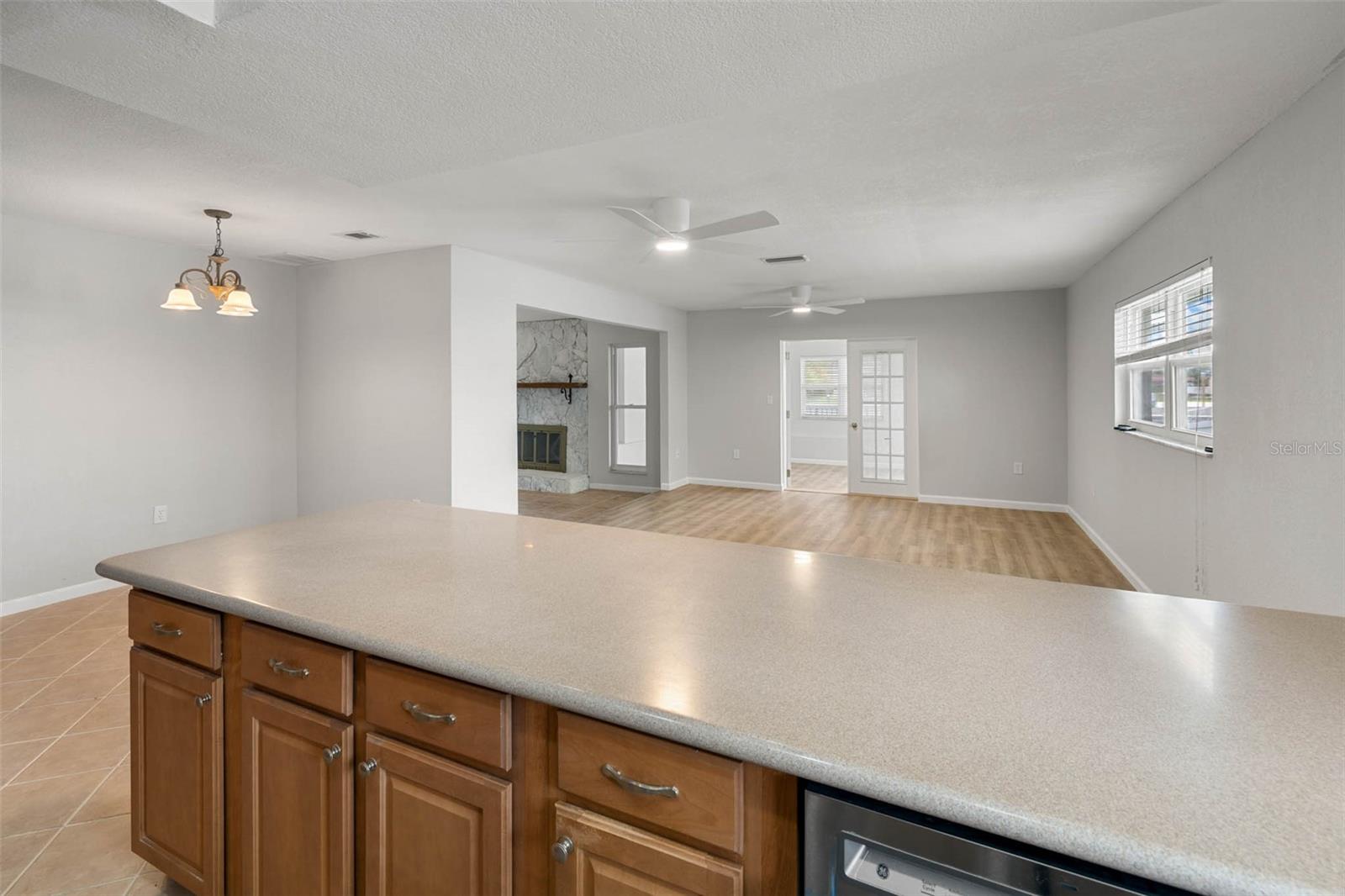 4299 BELLAIRE DR