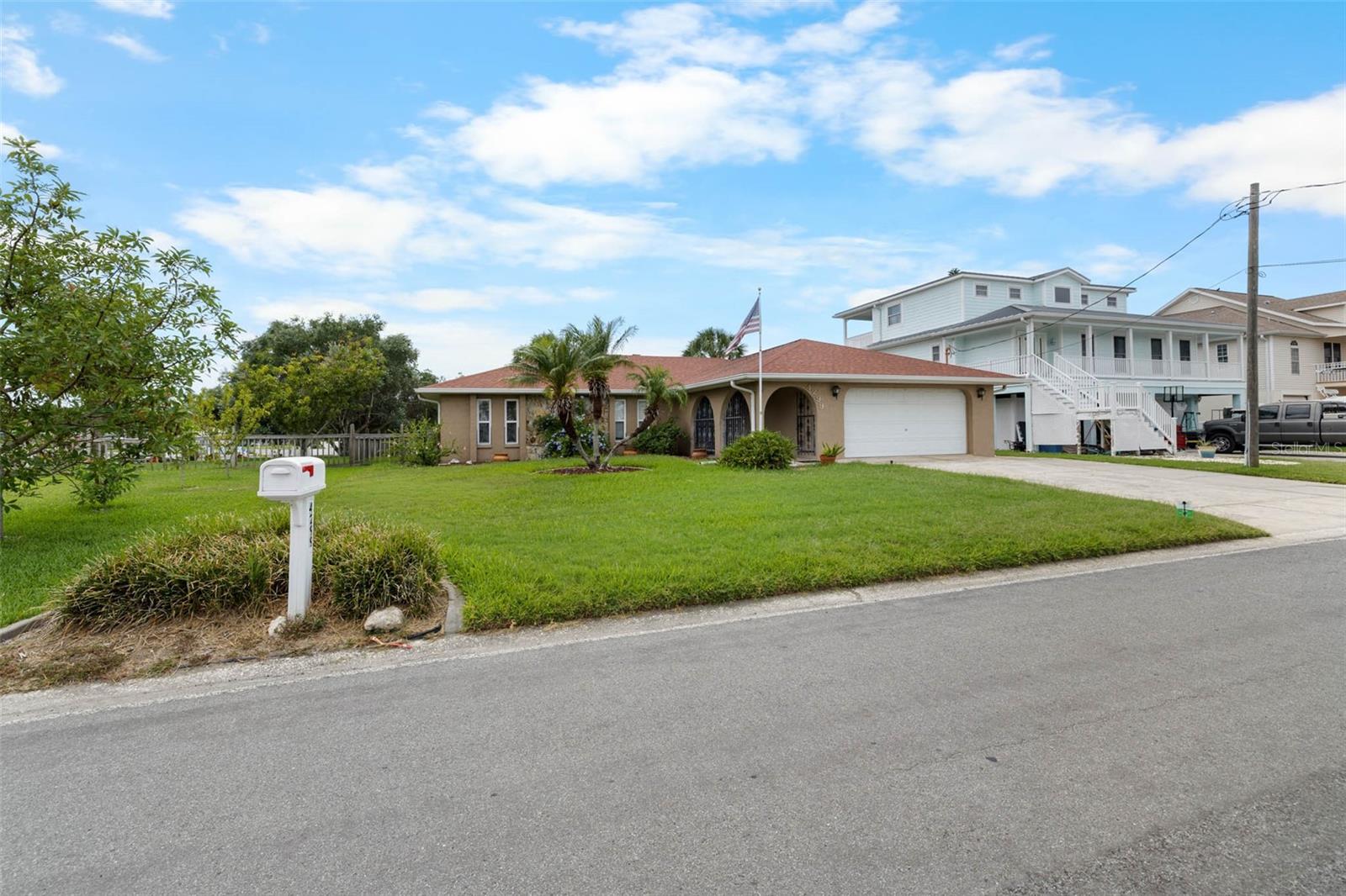 4299 BELLAIRE DR