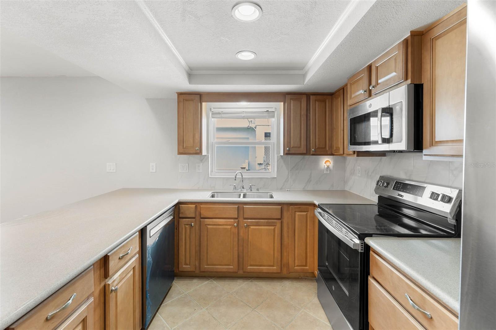 4299 BELLAIRE DR
