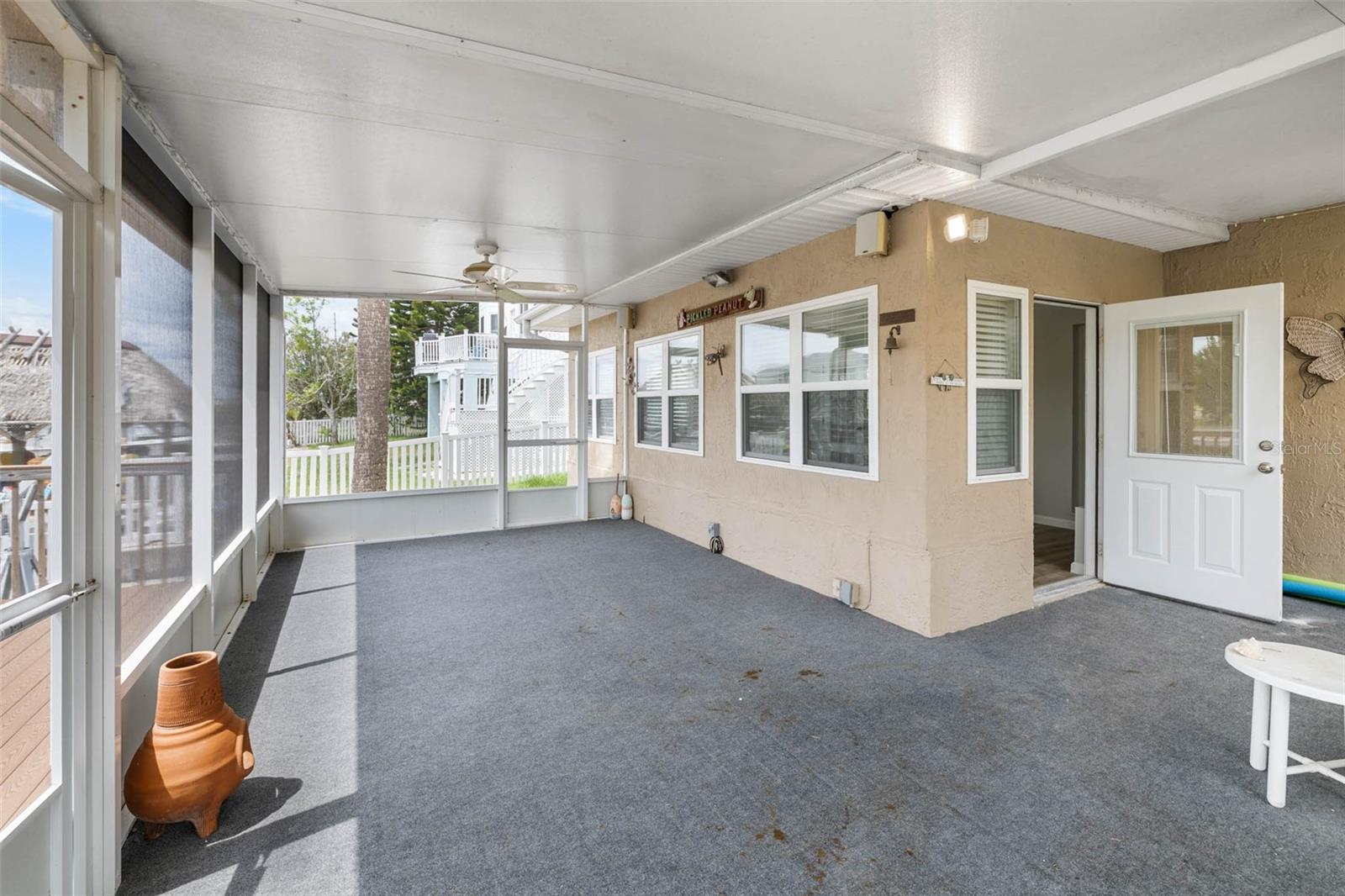 4299 BELLAIRE DR