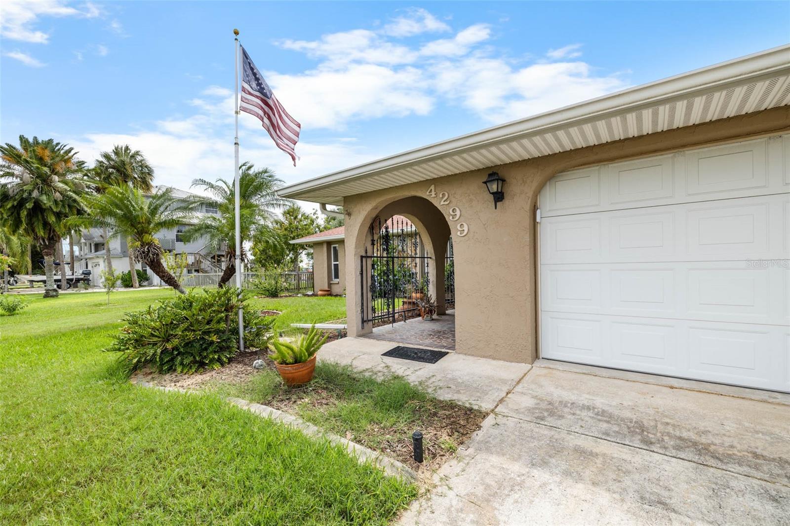 4299 BELLAIRE DR