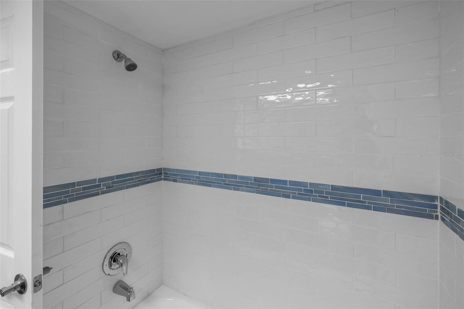4299 BELLAIRE DR