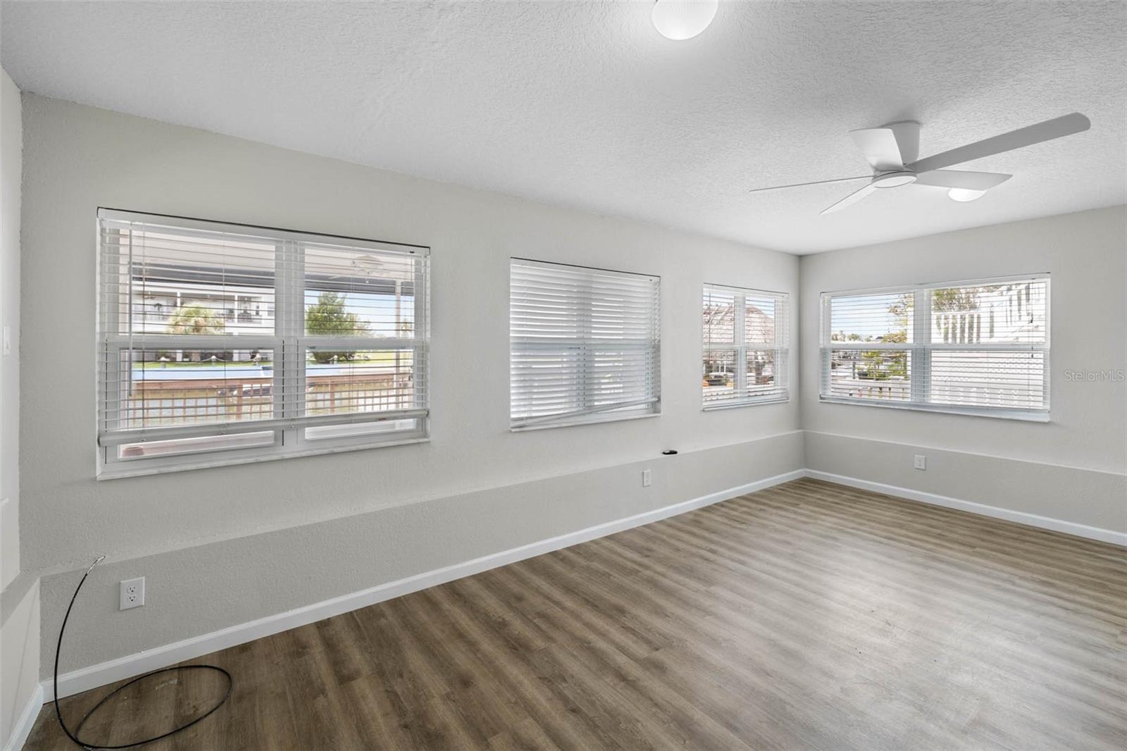 4299 BELLAIRE DR